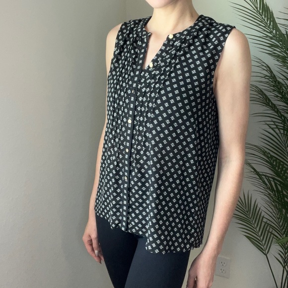 CeCe | Black and White Blouse - Picture 5 of 13